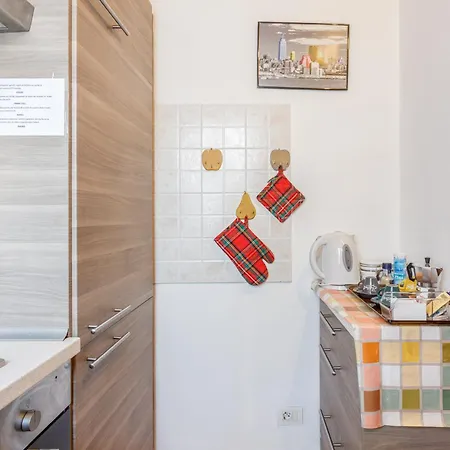 In The Center With Self Check-in